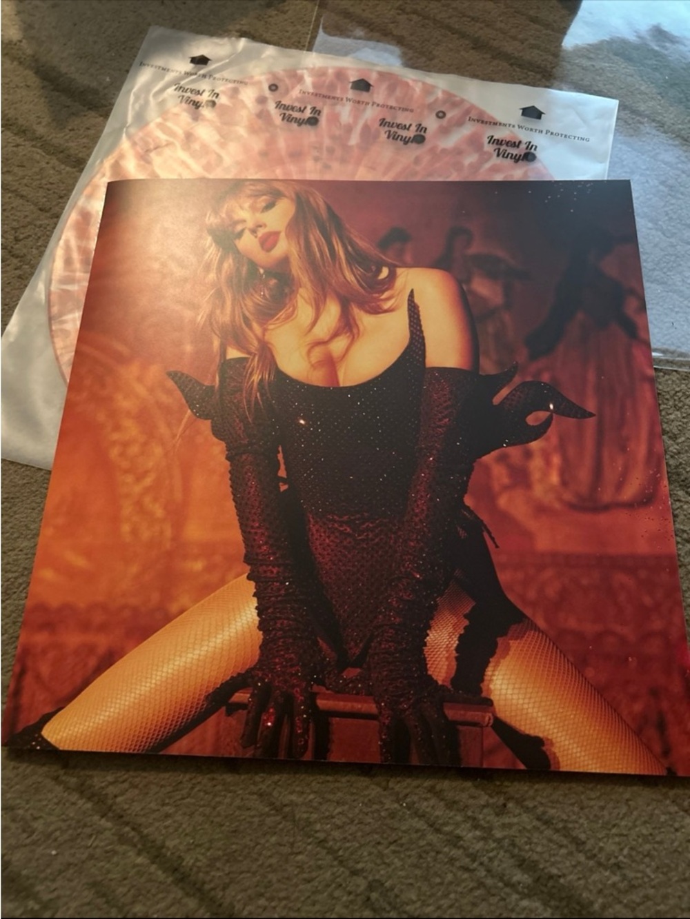Taylor Swift Life of A Showgirl Tiny Bubbles in Champagne Edition Vinyl - Picture 7 of 8